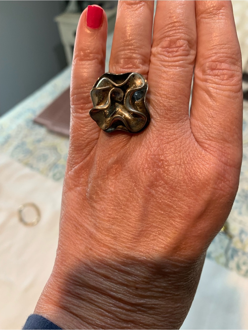 Silpada Antique Silver Sculpted Floral Wave Ring
